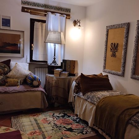 Quartiano Il Cortiletto Bed & Breakfast エクステリア 写真