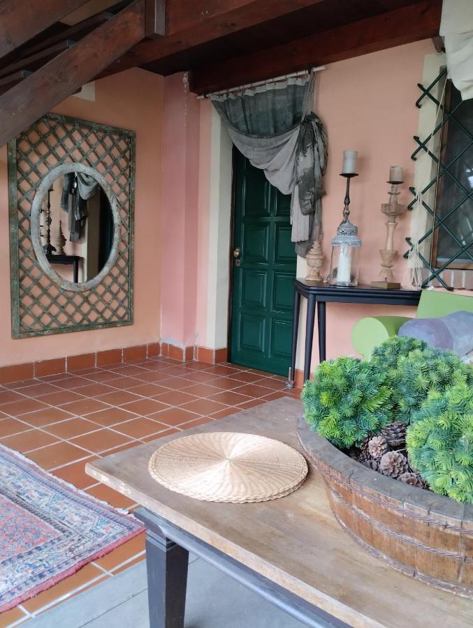 Quartiano Il Cortiletto Bed & Breakfast エクステリア 写真