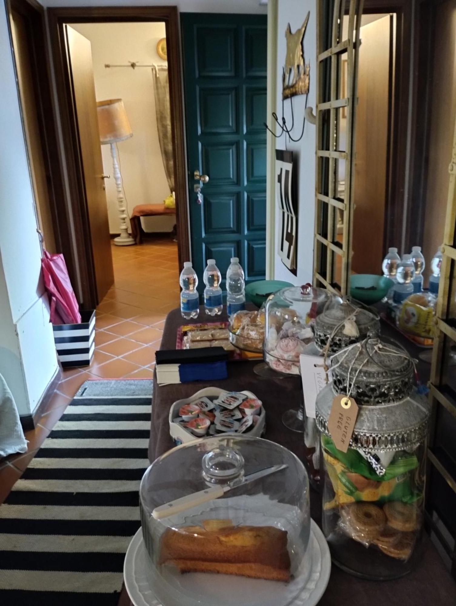 Quartiano Il Cortiletto Bed & Breakfast エクステリア 写真